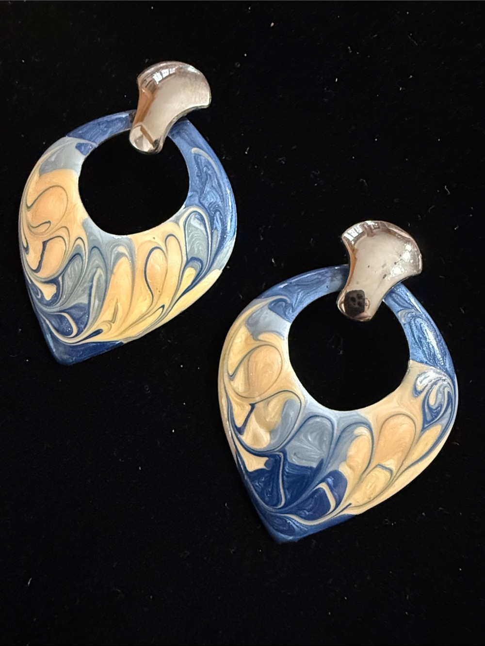 Vintage 80s Swirl Enamel Blue and Tan Tear drop statement door knocker earrings